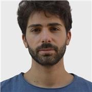 Laureato in Fisica col massimo dei voti impartisce lezioni di matematica e fisica